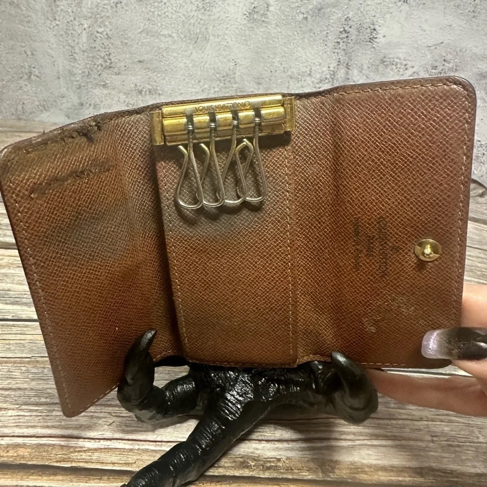 LOUIS VUITTON Monogram Multiples 4 Ring Key Holder​​​